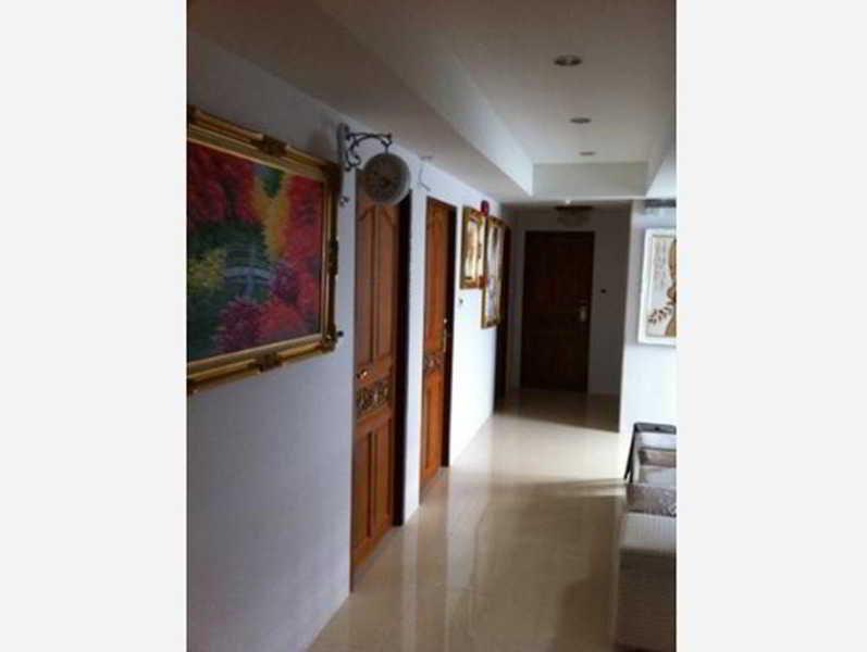 Richly Villa Bangkok Bagian luar foto