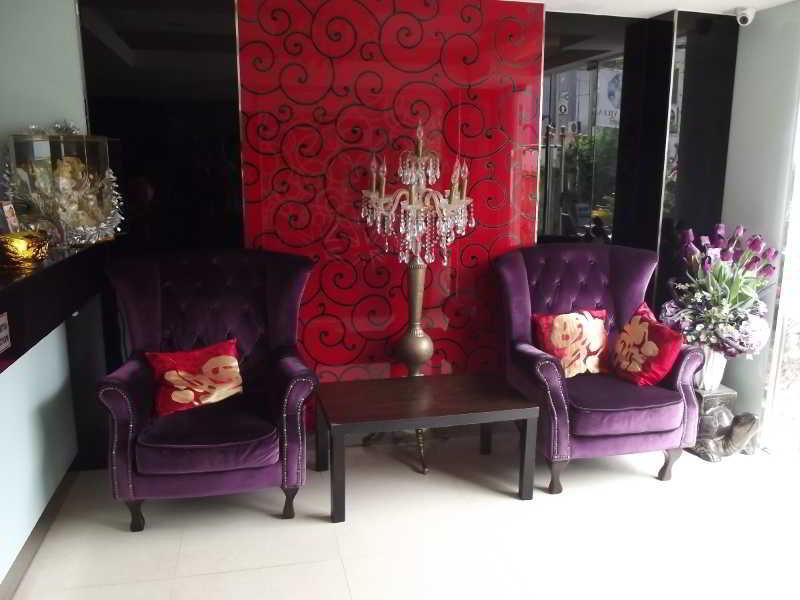 Richly Villa Bangkok Bagian luar foto