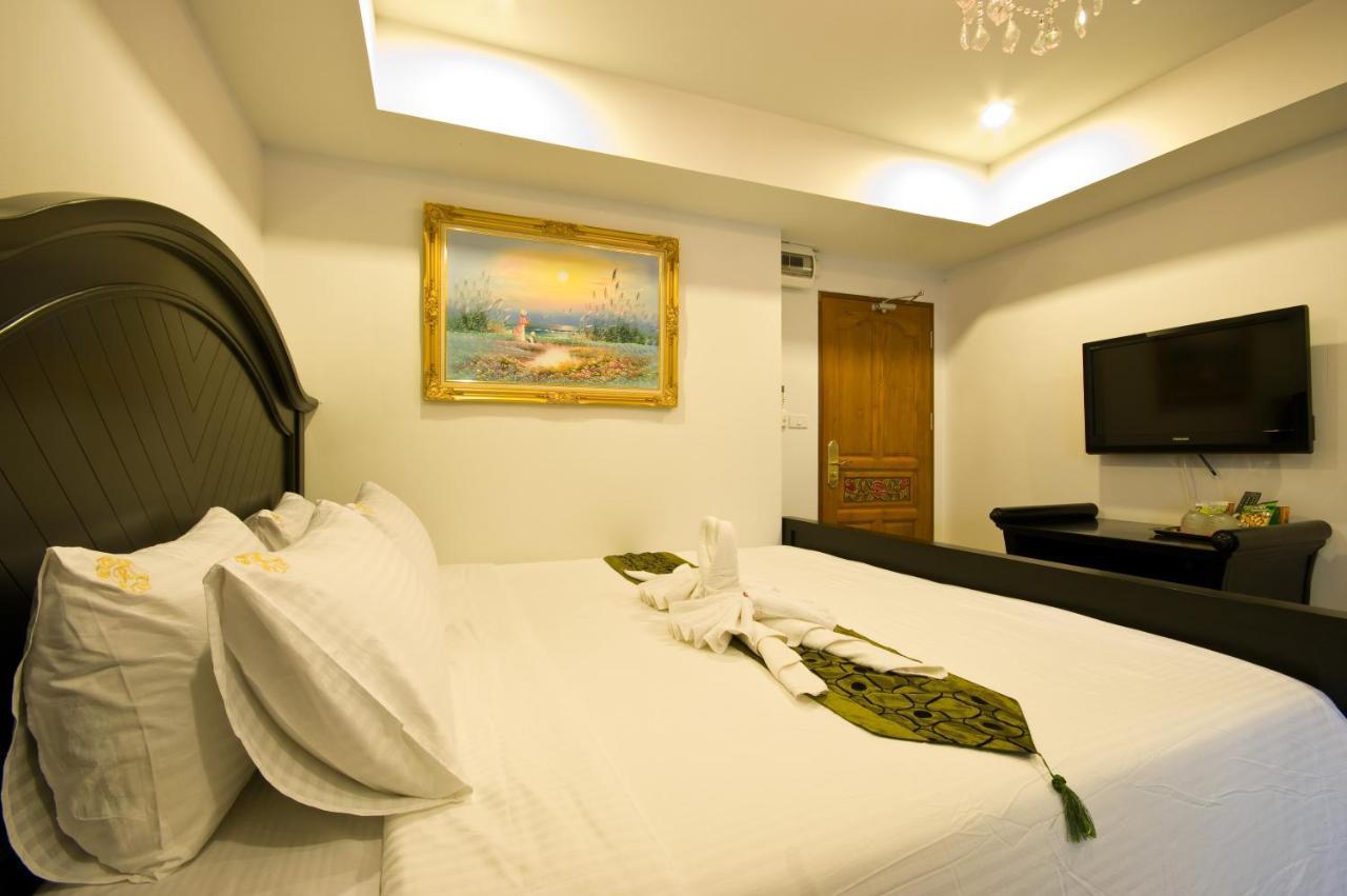 Richly Villa Bangkok Bagian luar foto