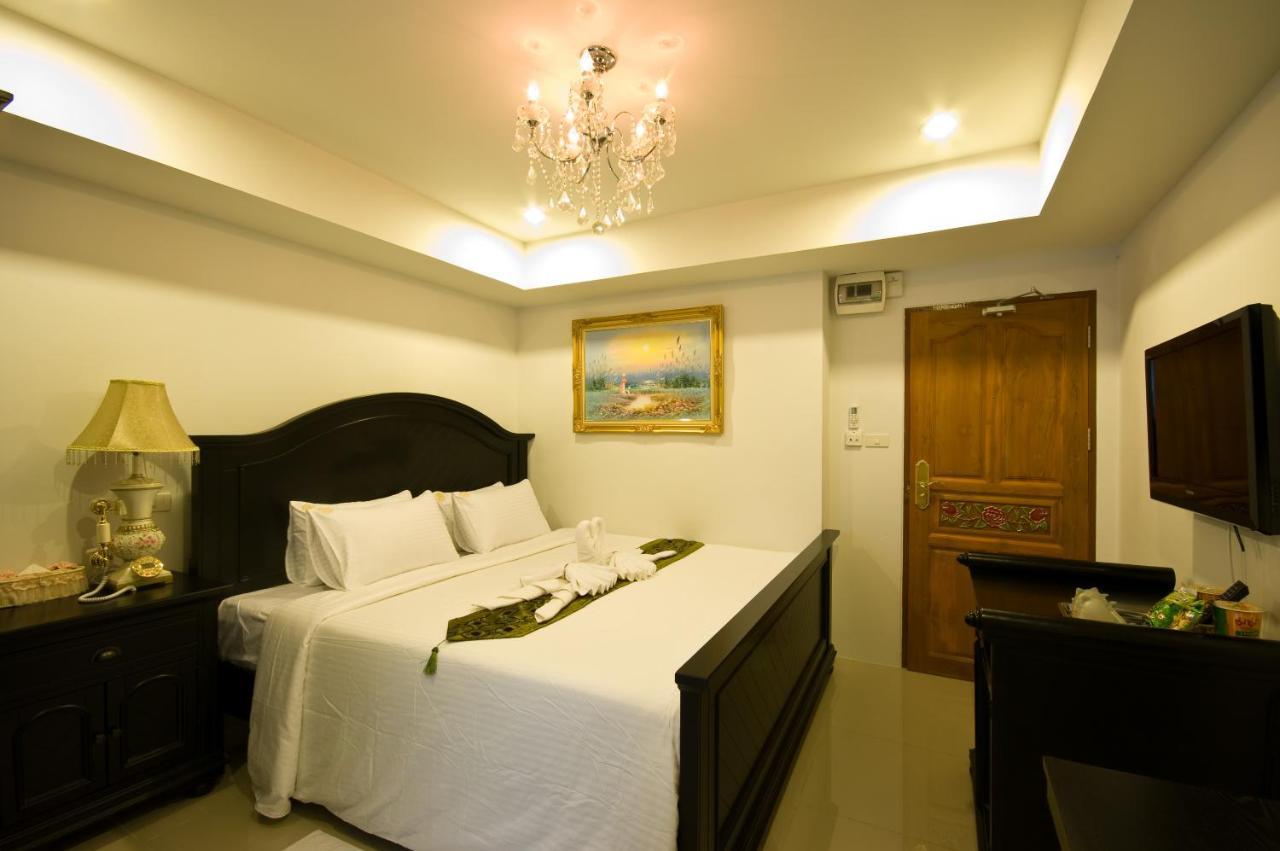 Richly Villa Bangkok Bagian luar foto