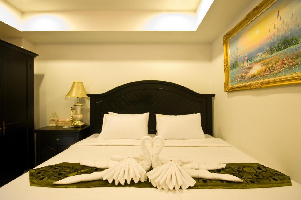 Richly Villa Bangkok Bagian luar foto